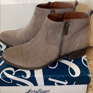 Lucky taupe suede booties